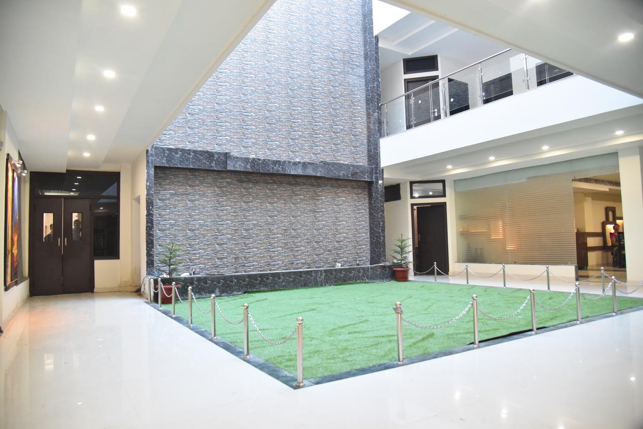 Hotel Castle View Roorkee Buitenkant foto